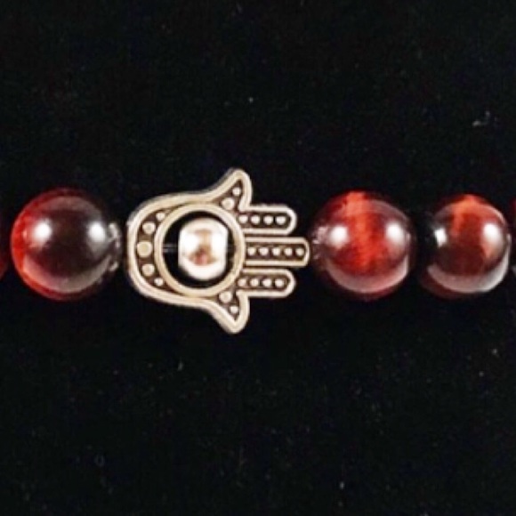 Men or women shinny red tiger eye hamsa bracelet - Picture 5 of 6